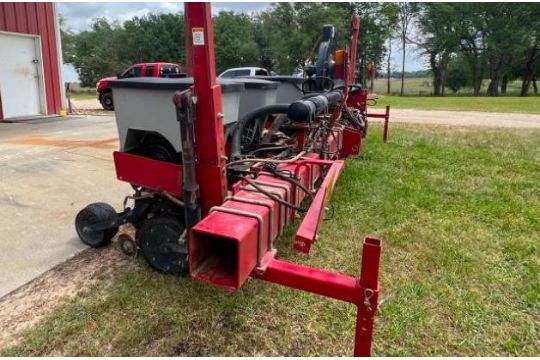 Case 1200 3-Point 6 Row Planter - Image 7 of 29