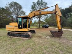 John Deere 690B Excavator with Auxiliary Hydraulics