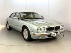 1998 Jaguar XJ8