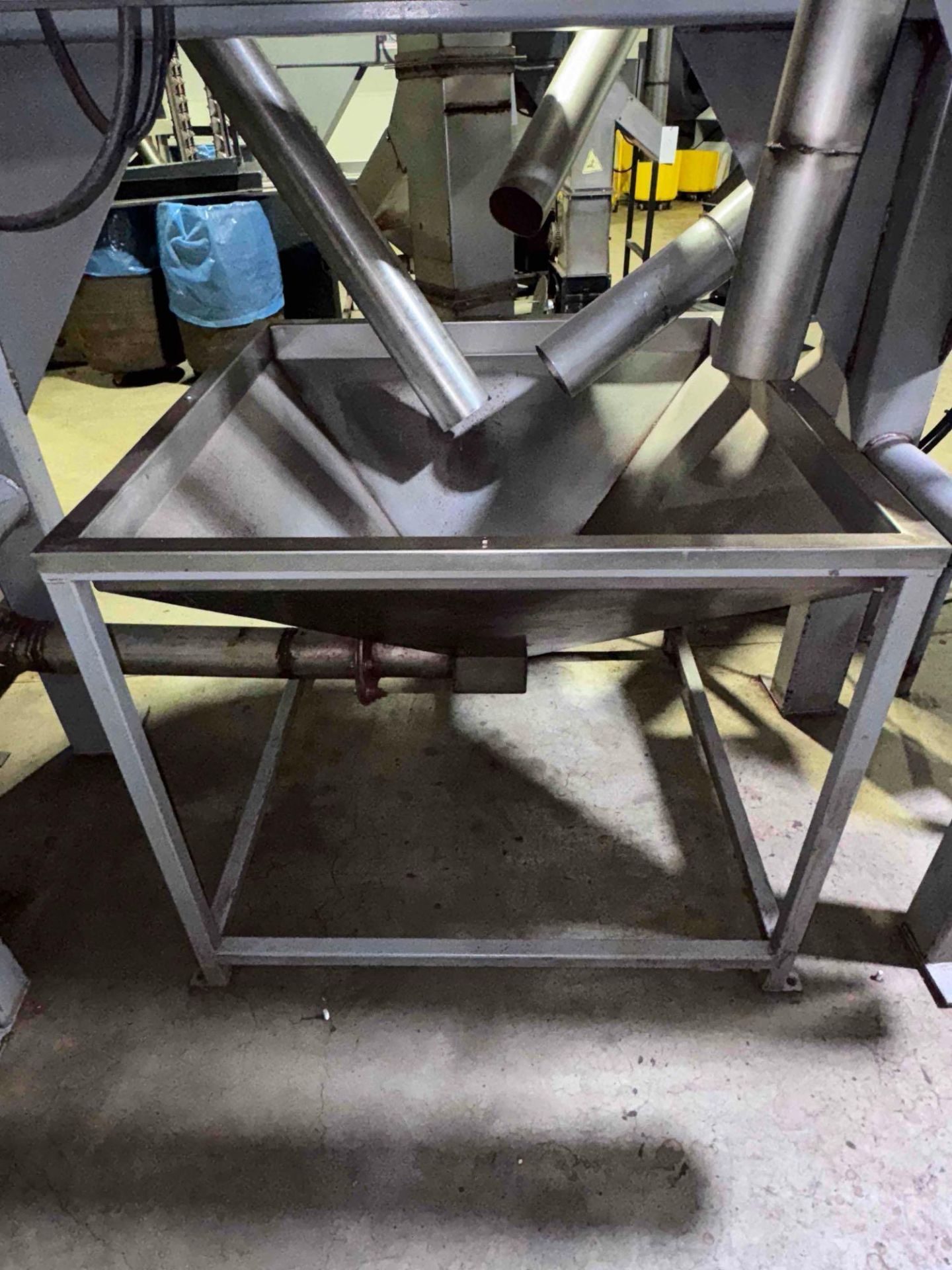 Shell Ring Hopper Talleres Industriales stainless steel shell hopper. 40L x 40W x 38.25”H