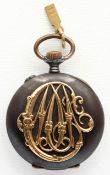 (113) KLEINE LONGINES HALSKETTENUHR (SAUTOIR) MIT GOLDENEM MONOGRAMM M.C., UM 1890/1900