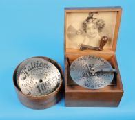 Kleine Kalliope mit 25 Metallplatten in runder Holzdose