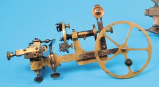 Antike Klammer-Drehbank mit Kreuzsupport