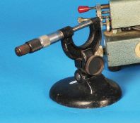 Mikrometer, Tischgerät mit Schwerfuß