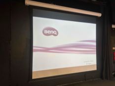 Benq MX819ST Projector 100-240v, With Saphire m.150 Projector Screen 230v & Remotes