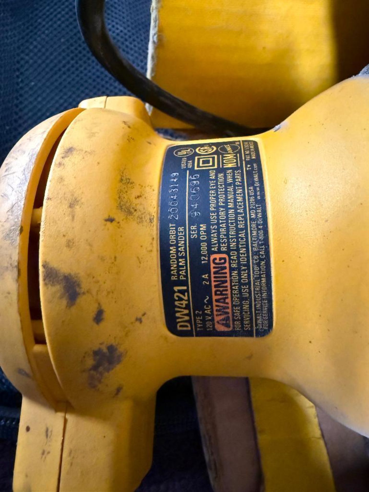 DeWalt DW421 Electric Random Orbit Palm Sander - Image 4 of 4
