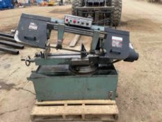 King 9" x 18" Horizontal Metal Cutting Band Saw w/8 Extra New Blades