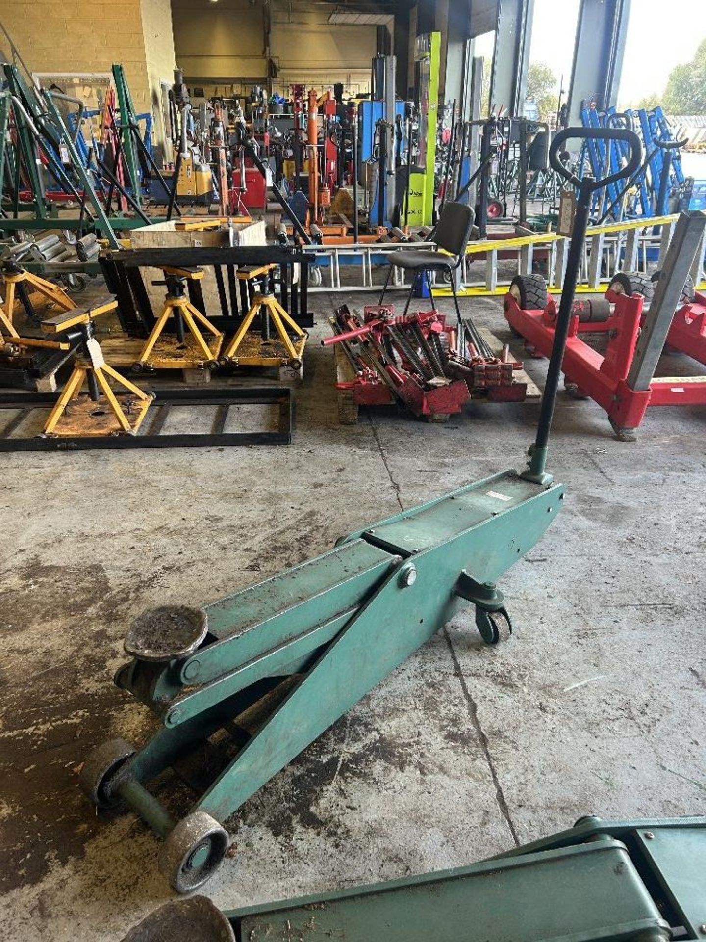 Compac 8 Compac 8 ton-HCG3 Heavy Duty Mobile Trolley JackYear Of Manufacture - 2013