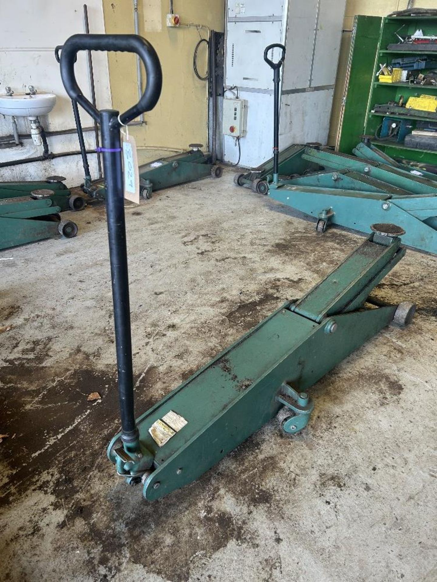 Compac 8 Compac 8 ton-HCG3 Heavy Duty Mobile Trolley JackYear Of Manufacture - 2012