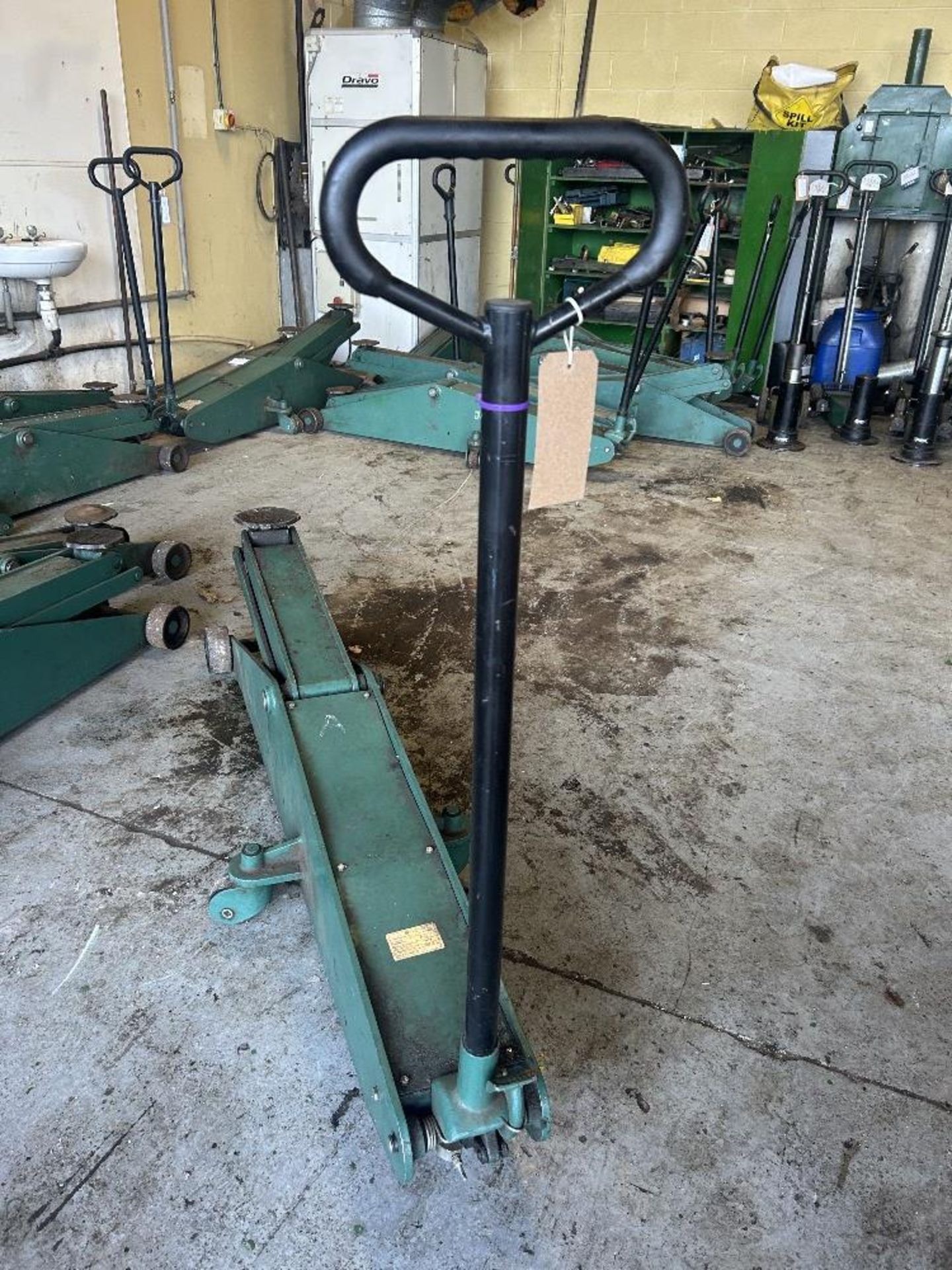 Compac 8 Compac 8 ton-HCG3 Heavy Duty Mobile Trolley JackYear Of Manufacture - 2013