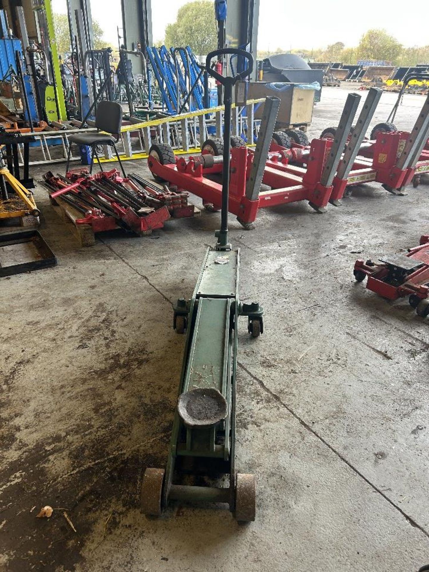 Compac 8 Compac 8 ton-HCG3 Heavy Duty Mobile Trolley JackSerial No.C2210 ...