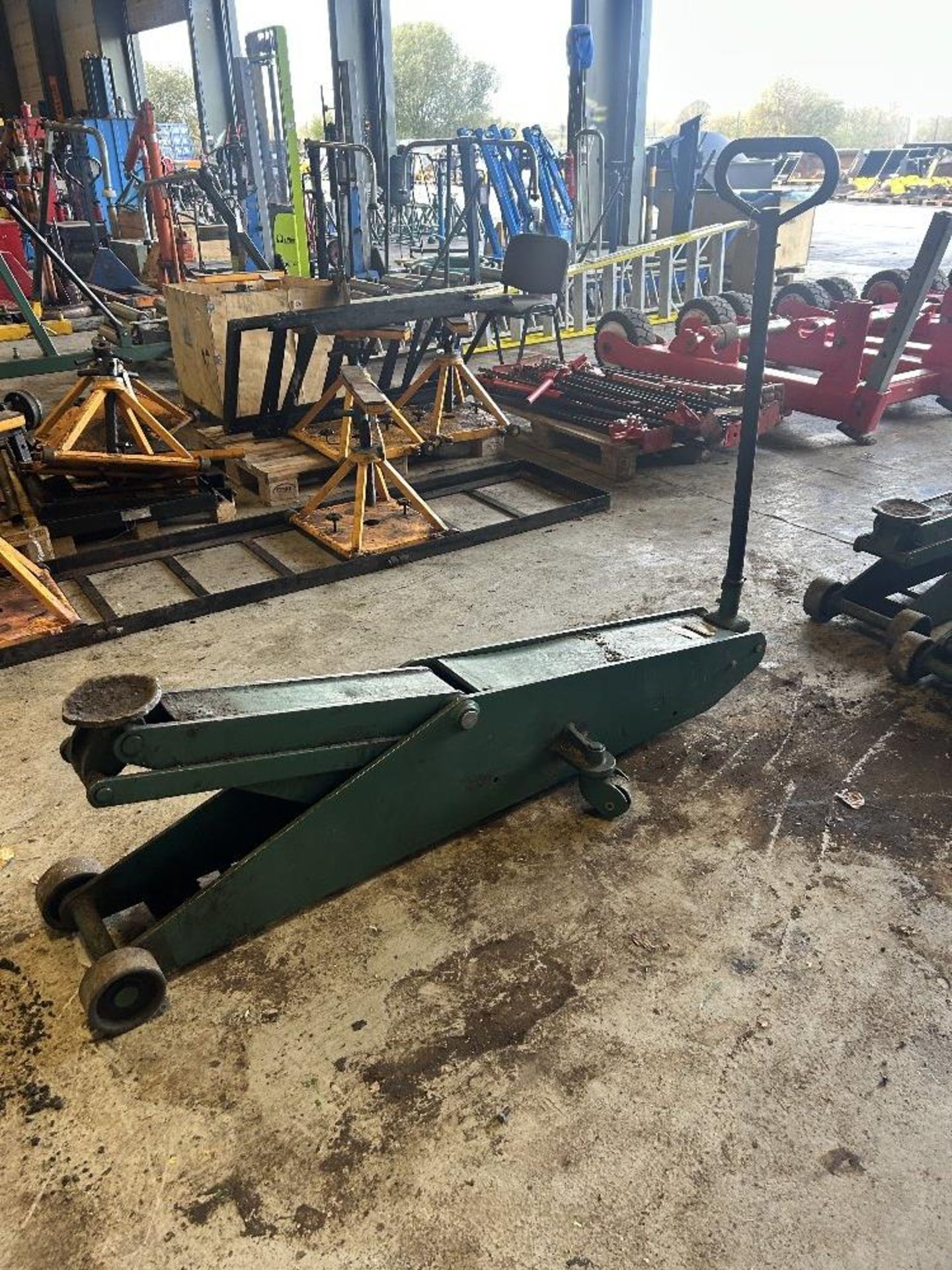 Compac 8 Compac 8 ton-HCG3 Heavy Duty Mobile Trolley JackYear Of Manufacture - 2012
