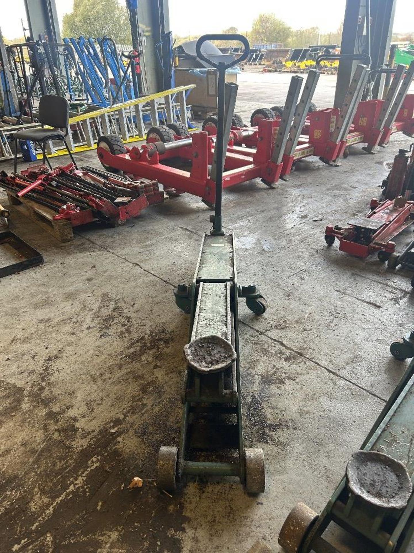 Compac 8 Compac 8 ton-HCG3 Heavy Duty Mobile Trolley JackYear Of Manufacture - 2013