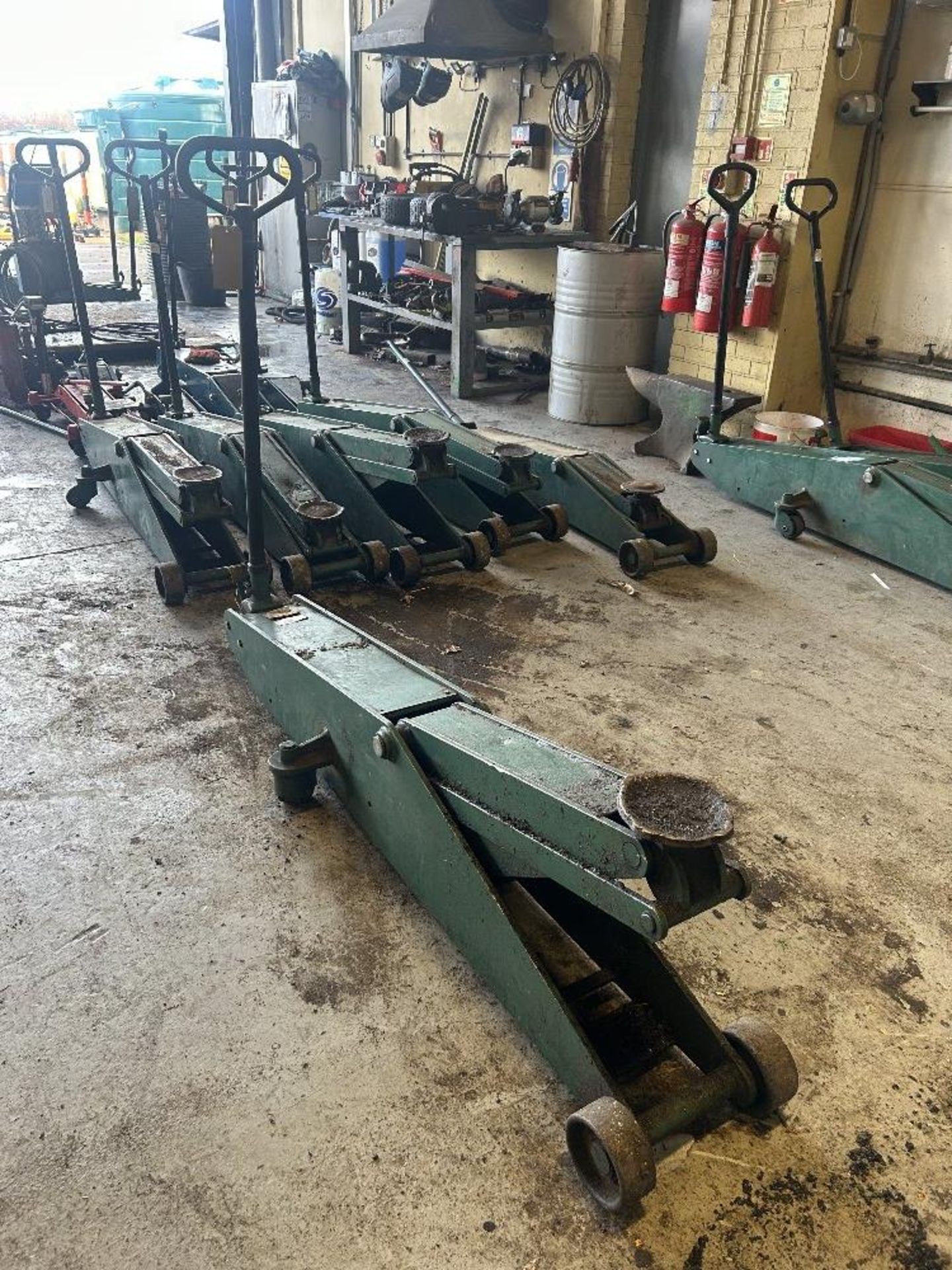 Compac 8 Compac 8 ton-HCG3 Heavy Duty Mobile Trolley JackYear Of Manufacture - 2012