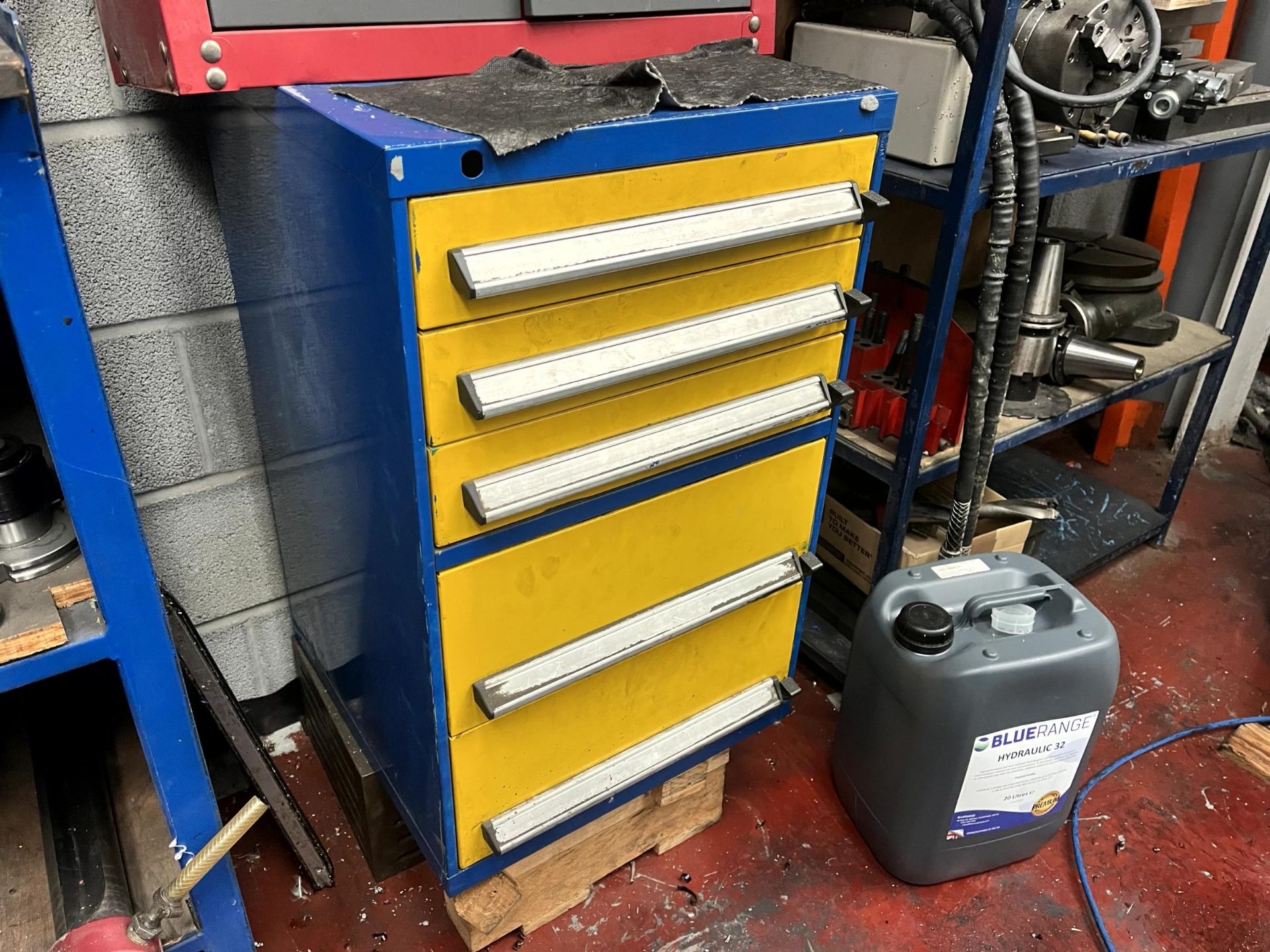 Nicolas Correa Prisma 20 4-axis bed type milling machine with bed-mounted outfeed swarf conveyor, - Image 24 of 34