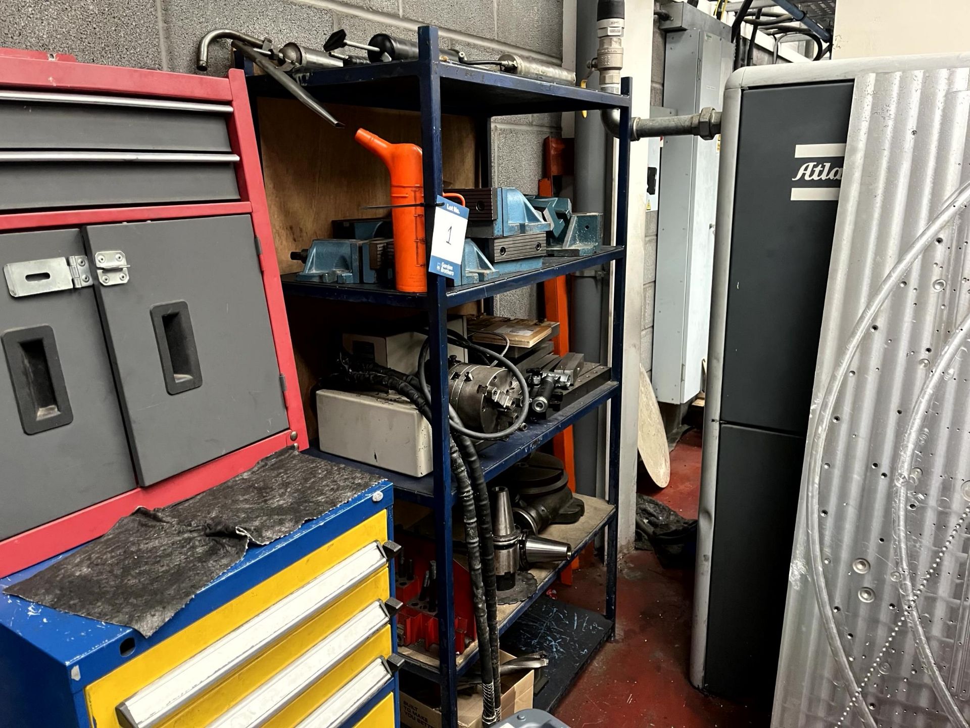 Nicolas Correa Prisma 20 4-axis bed type milling machine with bed-mounted outfeed swarf conveyor, - Image 30 of 34