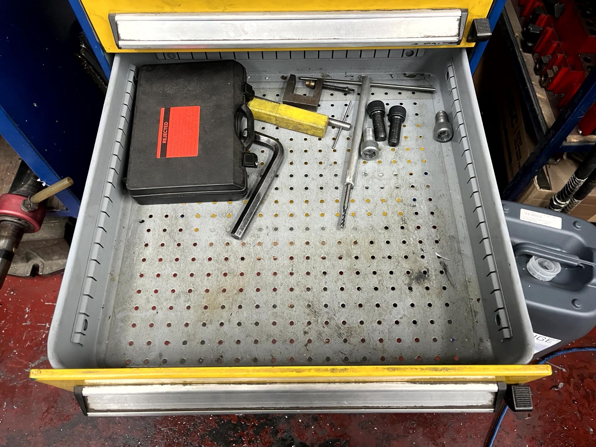 Nicolas Correa Prisma 20 4-axis bed type milling machine with bed-mounted outfeed swarf conveyor, - Image 27 of 34