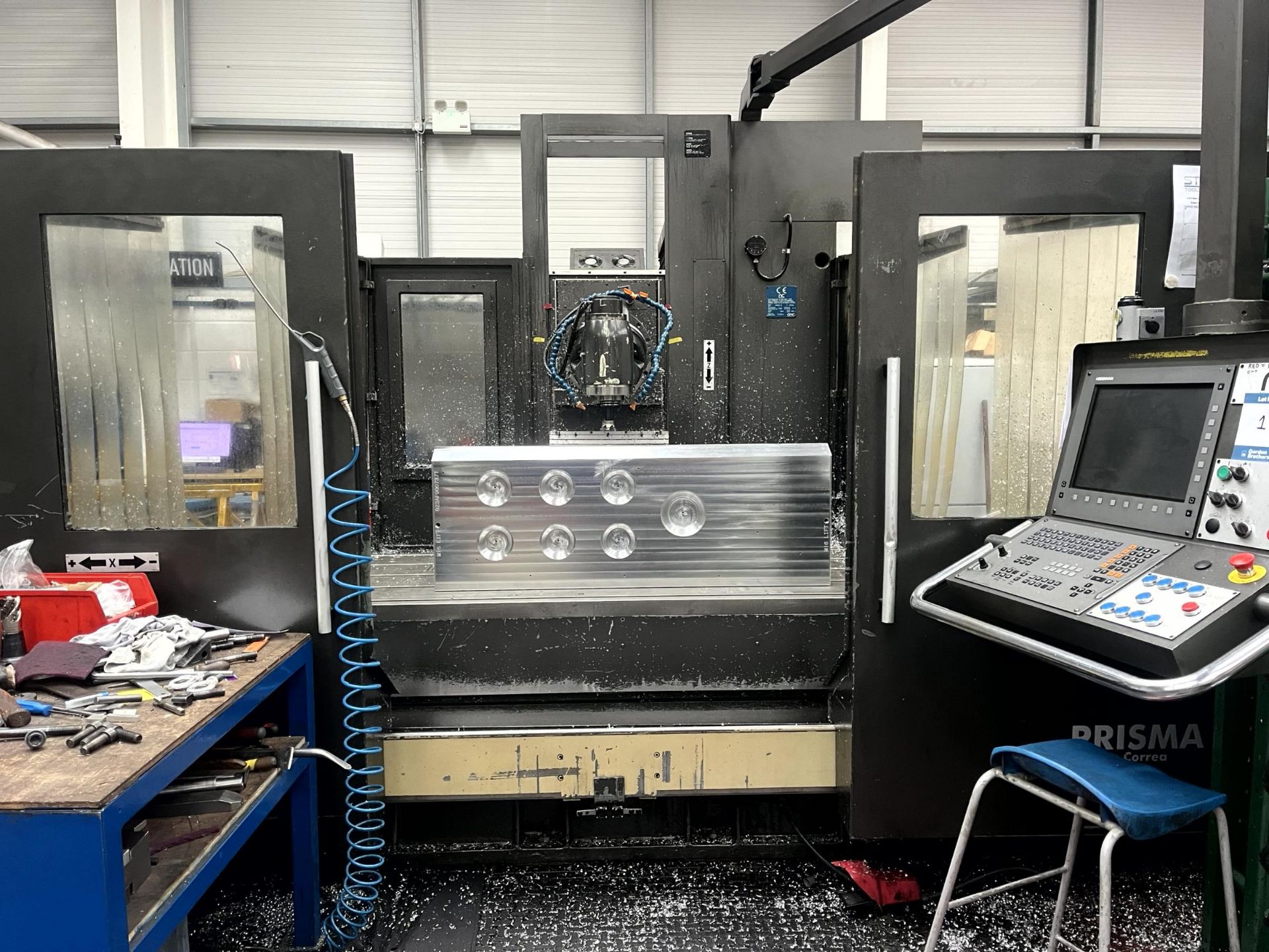 Nicolas Correa Prisma 20 4-axis bed type milling machine with bed-mounted outfeed swarf conveyor, - Image 8 of 34