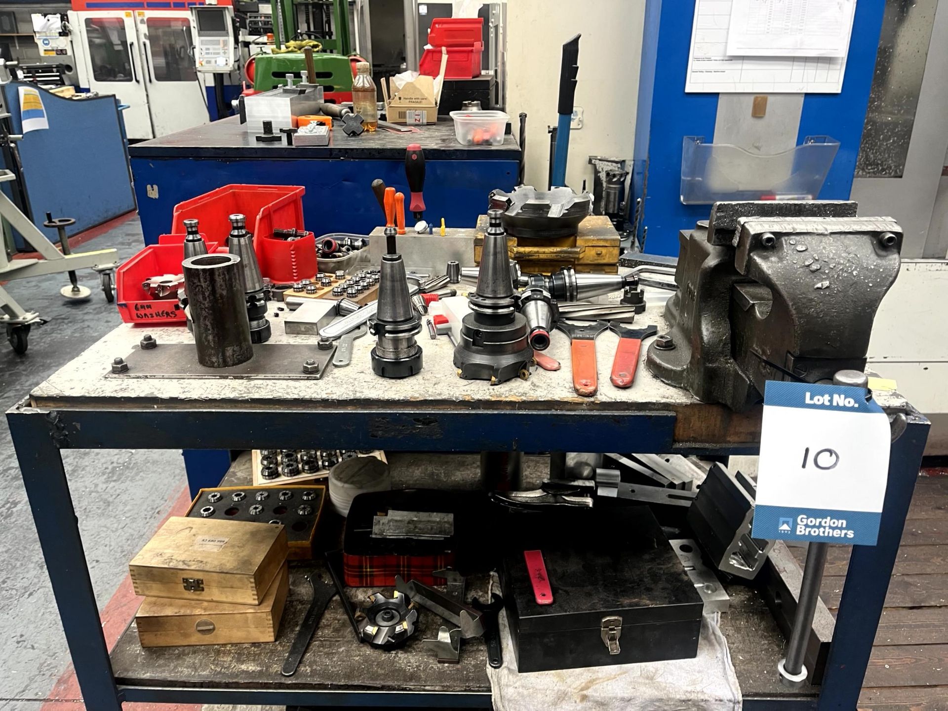 Huron CX10 vertical milling machine, Serial No. 00A410 (2000) with external swarf conveyor, metal - Image 16 of 20