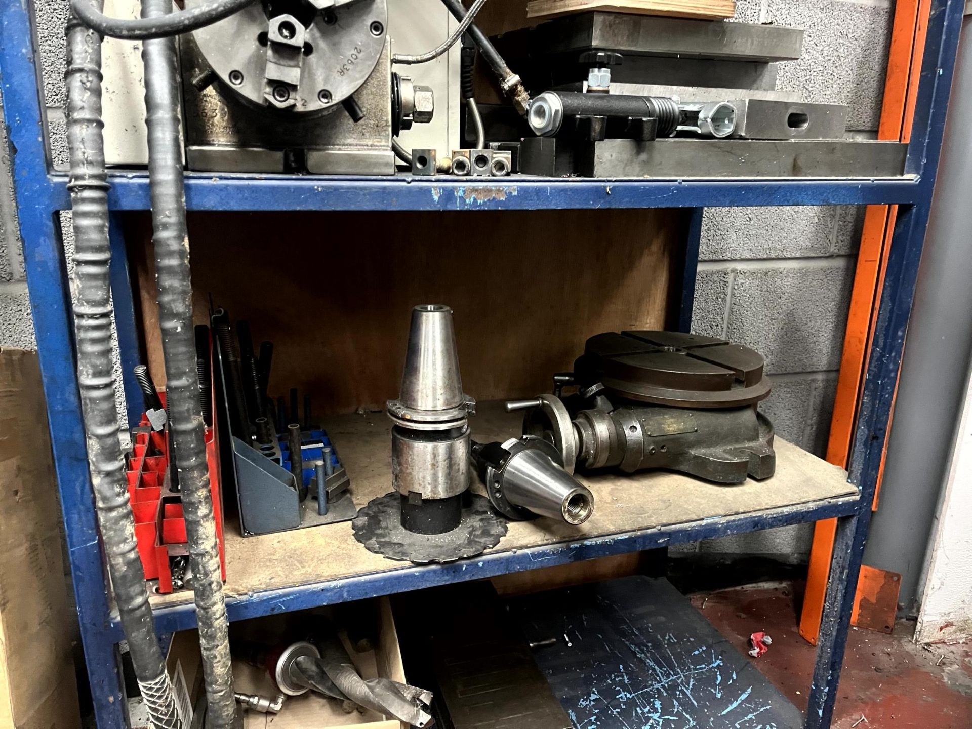 Nicolas Correa Prisma 20 4-axis bed type milling machine with bed-mounted outfeed swarf conveyor, - Image 33 of 34