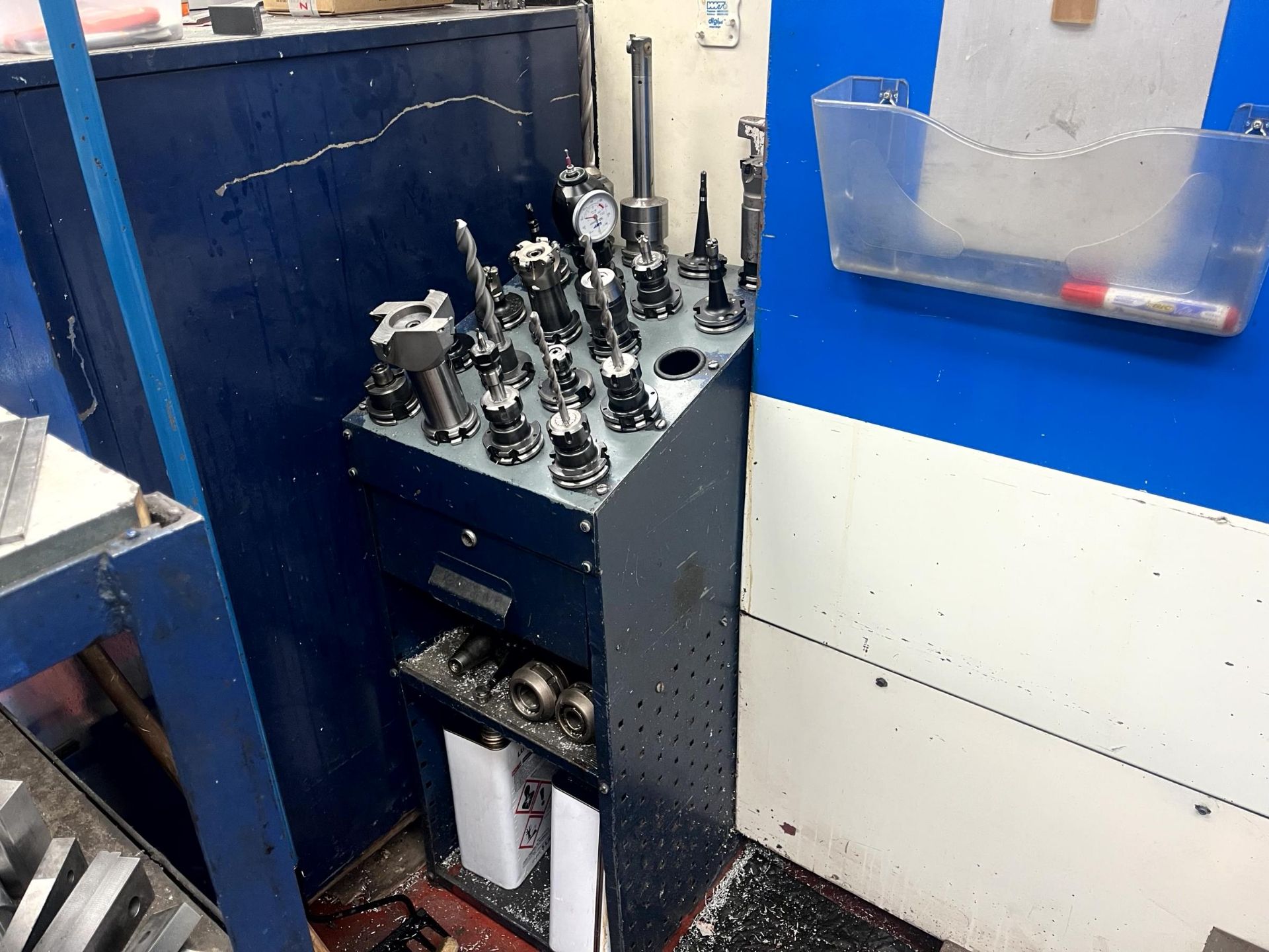 Huron CX10 vertical milling machine, Serial No. 00A410 (2000) with external swarf conveyor, metal - Image 19 of 20