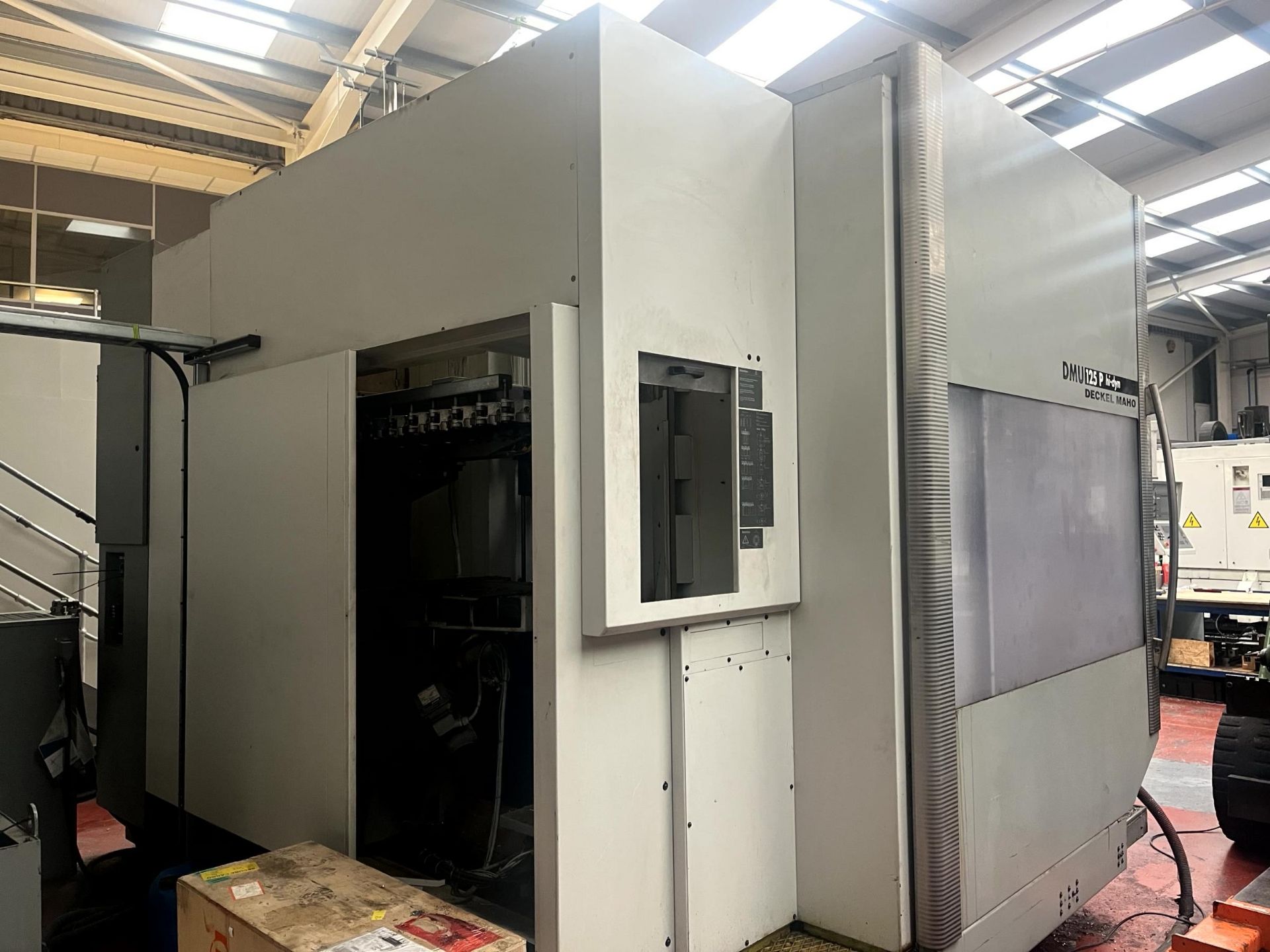 Deckel Maho DMU125P Hi-dyn 5-axis CNC vertical milling machine, Serial No. 11180001413 (2001) with - Image 10 of 31