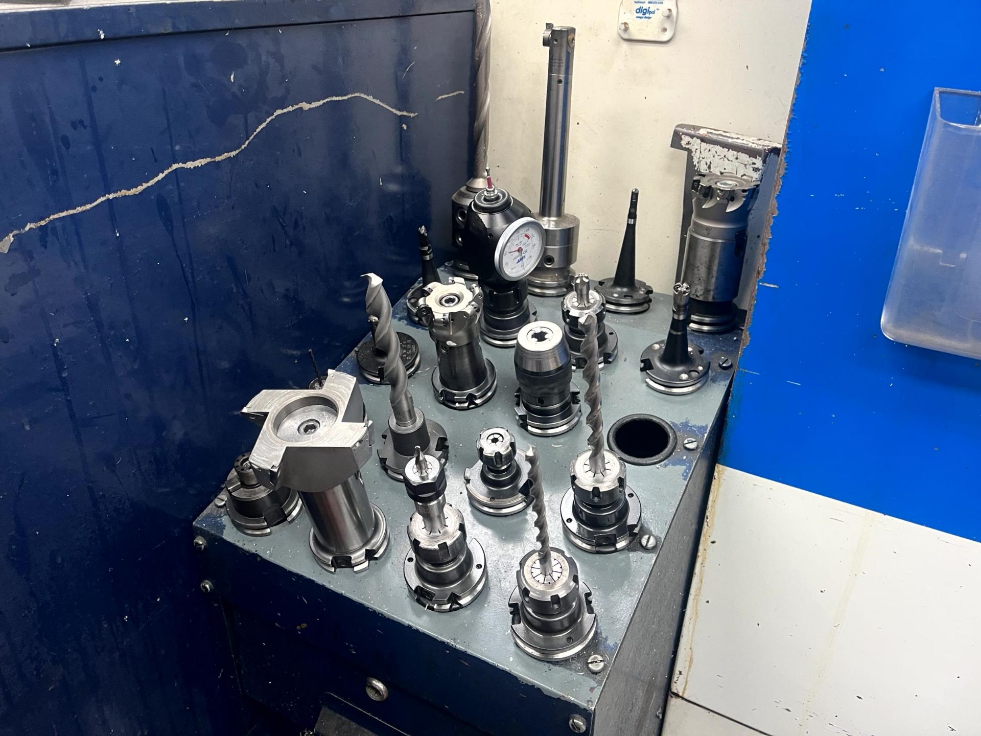 Huron CX10 vertical milling machine, Serial No. 00A410 (2000) with external swarf conveyor, metal - Image 20 of 20