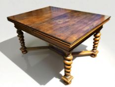 Großer, ausziehbarer Kulissentisch