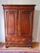 Originaler, großer Kleiderschrank um 1800