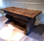 Großformatiger Tisch im Barokstil