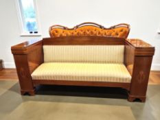 Sofa im Empire- oder Biedermeierstil