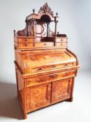 Großer Schreibsekretär in Form eines "Rollbureau"