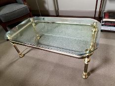 Moderner Beistell- oder Couchtisch aus Glas