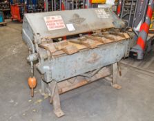 F J Edwards box folding machine c/w tooling as photographed Capacity 4ft / 14G Machine number: