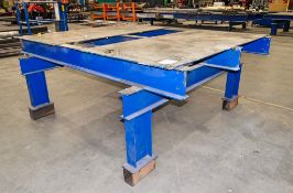 Steel welding bench Dimensions: 250cm L x 200cm W x 105cm H
