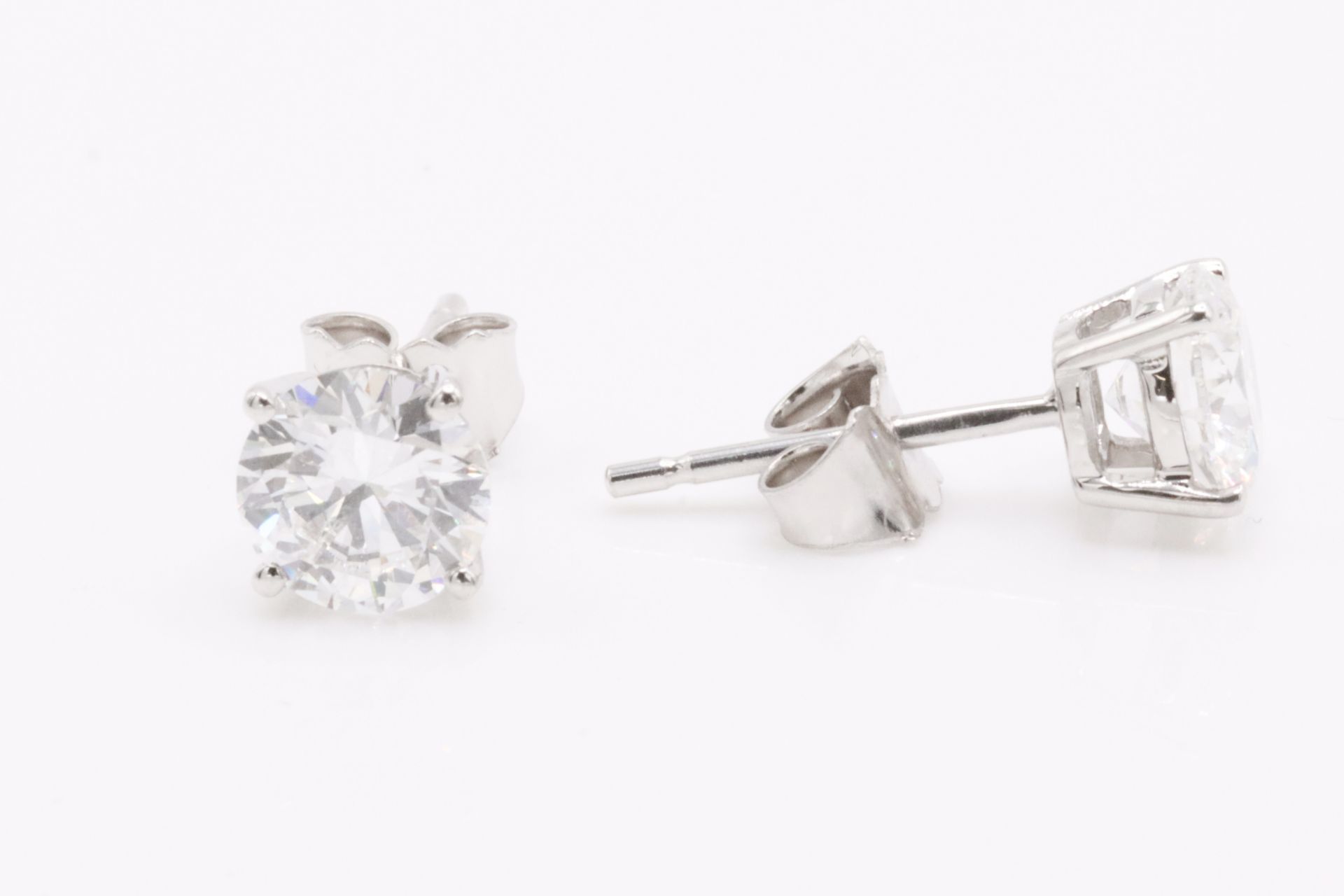 Round Brilliant Cut 1.40 Carat ( Natural Diamond ) Earrings In 18K White Gold - EDR Report - Image 6 of 8
