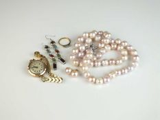 A small collection of jewellery