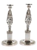 Paar klassizistische Silberleuchter im ägyptisierenden Stil