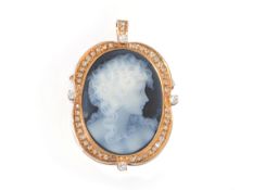 Anhänger mit Achatgemme und 4 Brillanten ca. 0,30 ct, 47 Diamanten, 585er Gold ca. 16,0 g