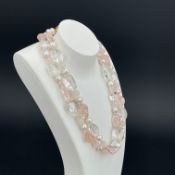 2-reihige Halskette mit Rosenquarz, Bergkristall und Süßwasserperlen, Bajonett-Schloß 750er Gold,