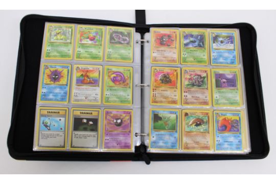 Pokemon: A good collection of assorted Pokemon cards within a single binder, to include: Base Set: - Image 10 of 36