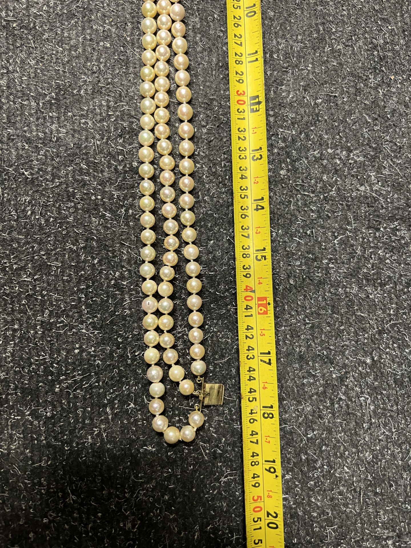 CULTURED PEARL NECKLACE WITH RUBY SET CLASP PEARLS ARE CULTURED - SIZE OF PEARLS APPROX. 7-8MM EACH  - Image 3 of 4