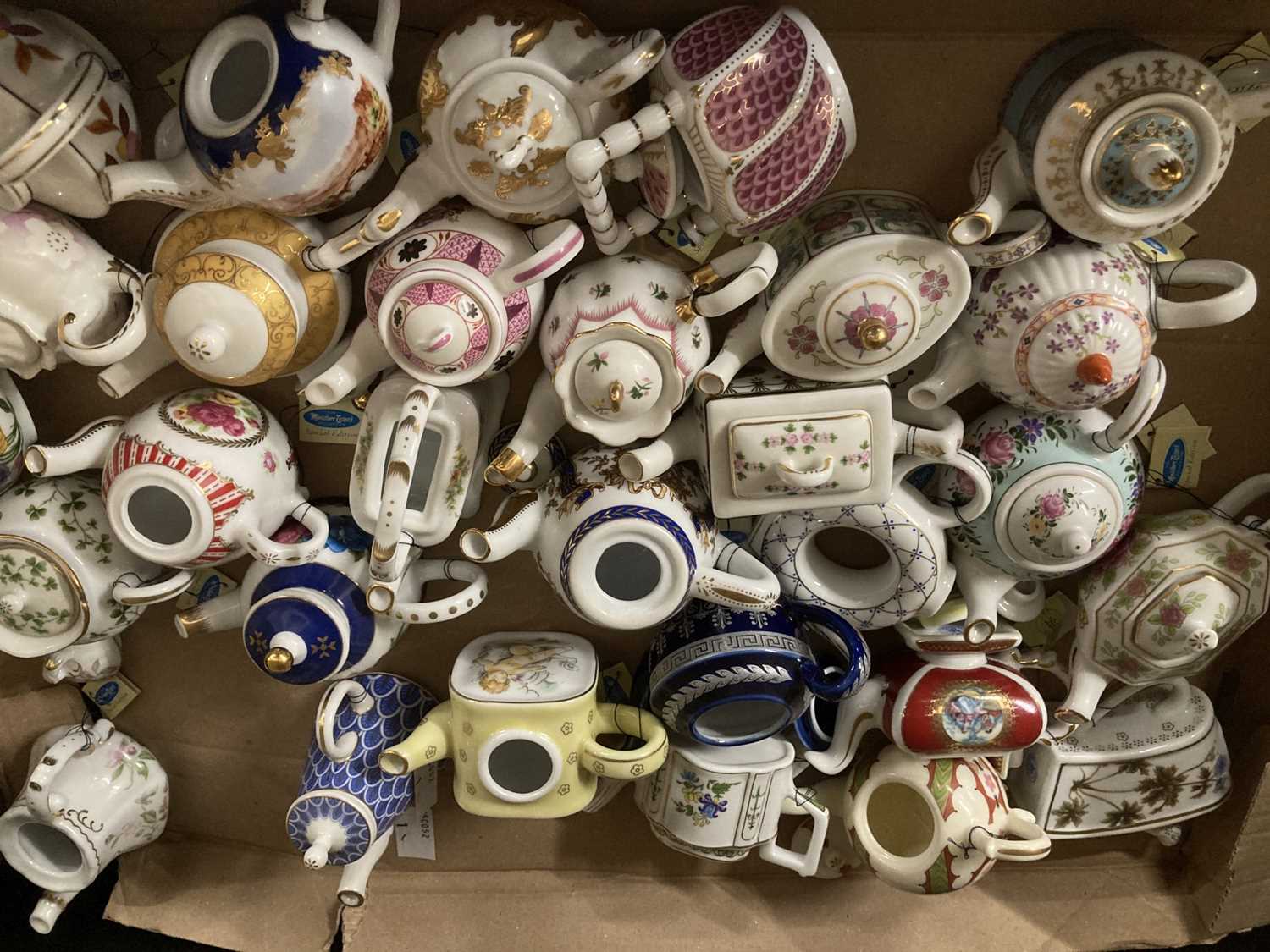 Ceramics: - Image 4 of 6