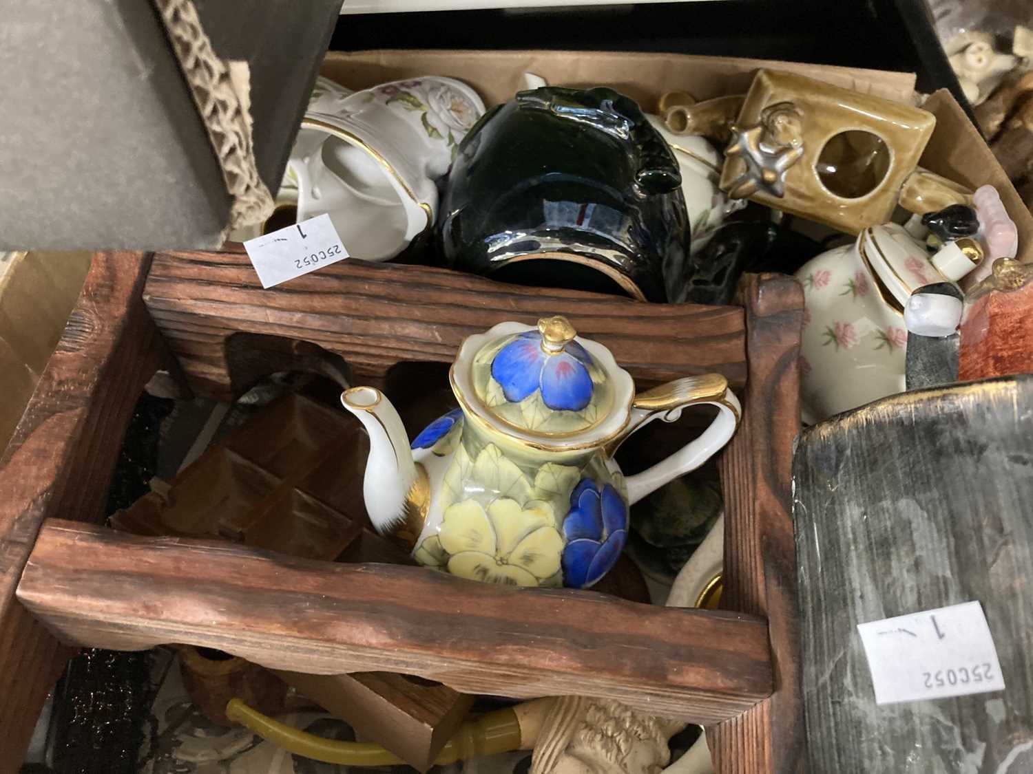 Ceramics: - Image 6 of 6