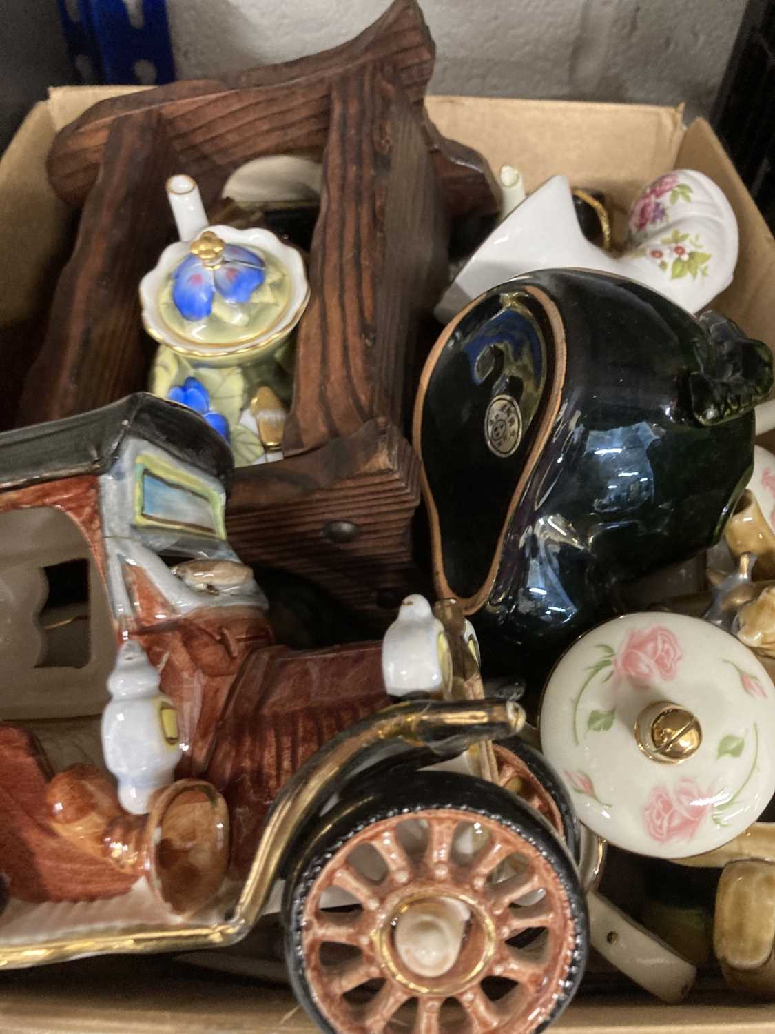 Ceramics: - Image 5 of 6