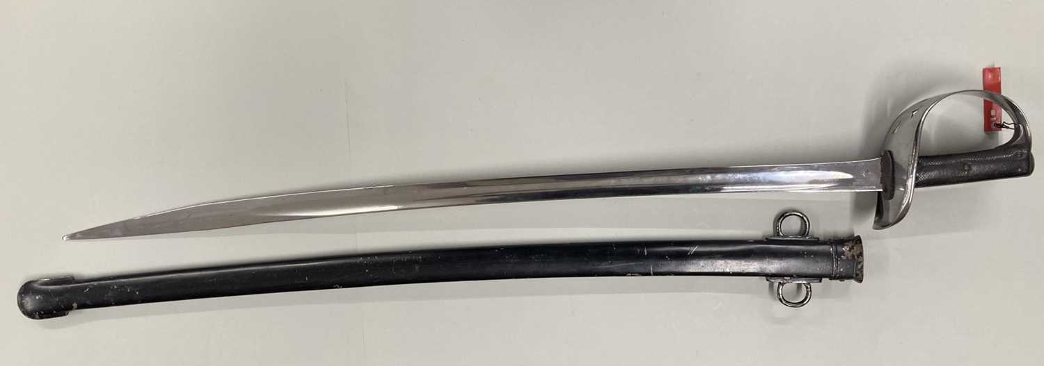 Weapons & Militaria: