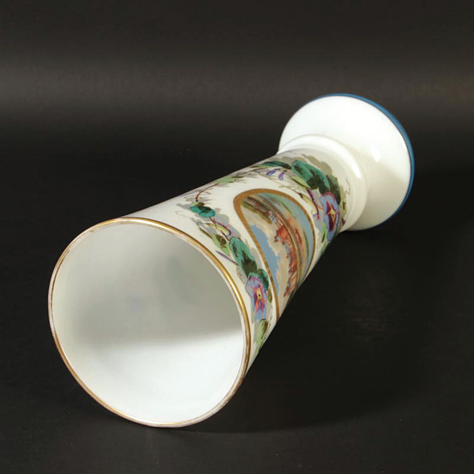 Große konische Vase, wohl Frankreich, 2. Hälfte 19. Jh., - Bild 5 aus 6