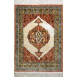 Hereke Seide fein signiert, Türkei, Ende 20.Jhd, reine