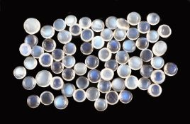 Lot lose Mondsteine, ca. 52.35 ct, runde Cabochons in