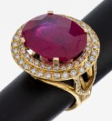 18 kt Gold Rubin-Brillant-Ring, GG 750/000, mittig